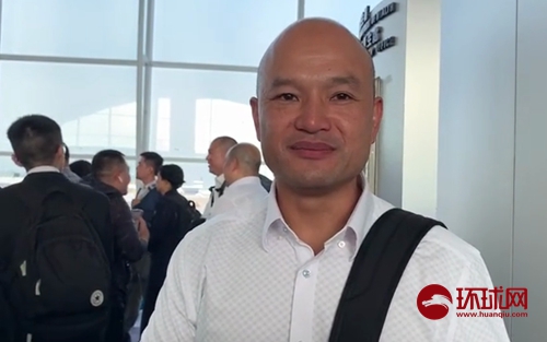 「光頭警長」劉sir啟程赴京，发微博：北京！我们的首都！我来啦！