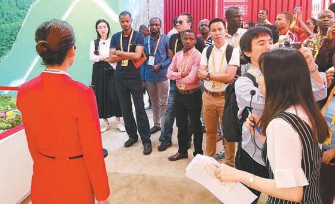 國際輿論聚焦中國發展成就