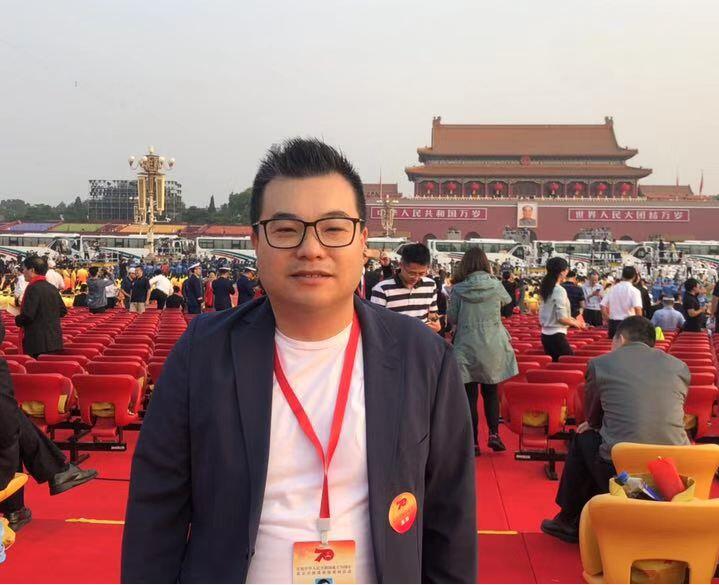 李鋈發：參加國慶感激動自豪 望香港恢復秩序重放光芒