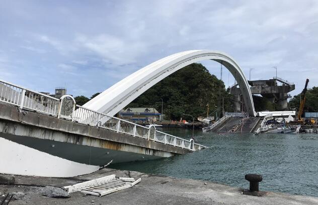 台湾宜兰一大桥坍塌已致3死10伤 蔡英文又乱讲话