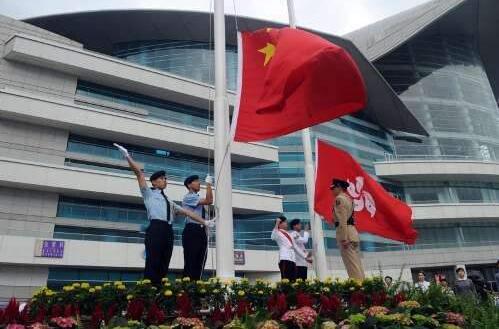 港教育急須撥亂反正