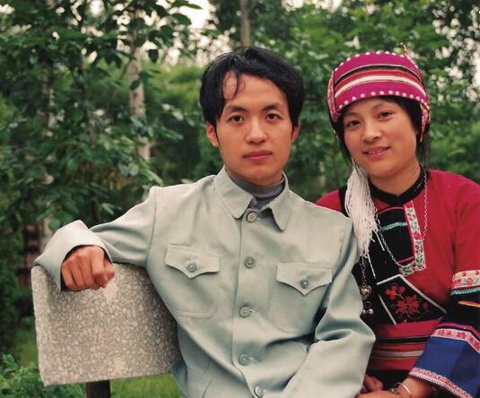 “人可生如蚁而美如神”：忆顾城与谢烨