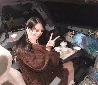 乘客进驾驶舱桂航高层集体被罚 董事长被扣三月工资