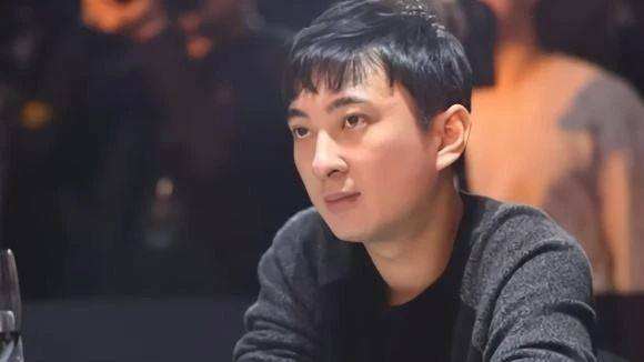 頂流網紅王思聰的致貧路：成也娛樂圈 敗也娛樂圈