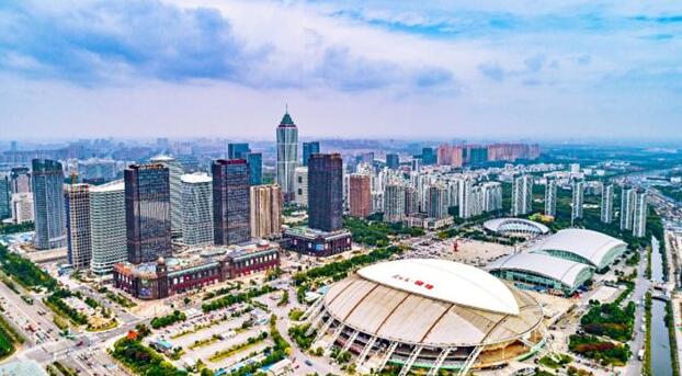 地方密集启动特大型项目 基建投资加码四季度稳增长