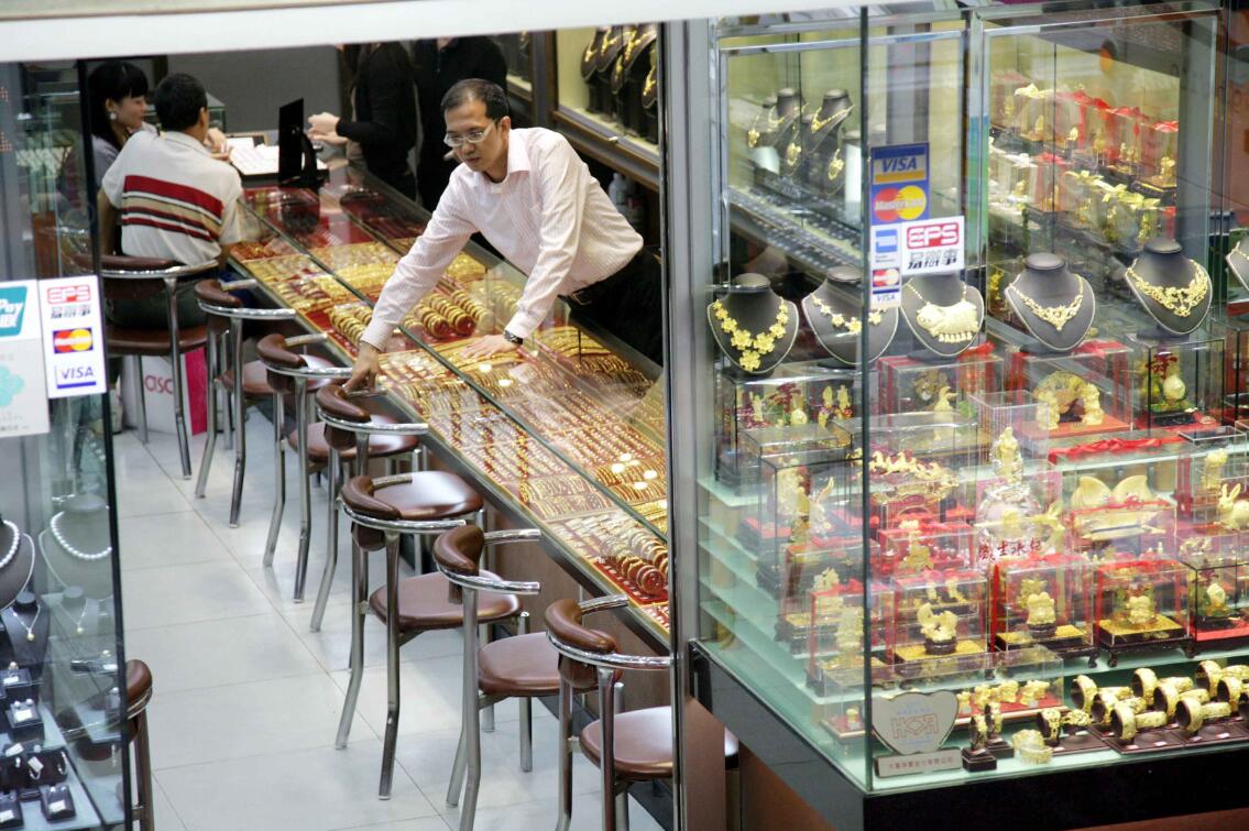 暴亂陰霾下遊客無影零售遭殃 香港GDP急劇滑坡