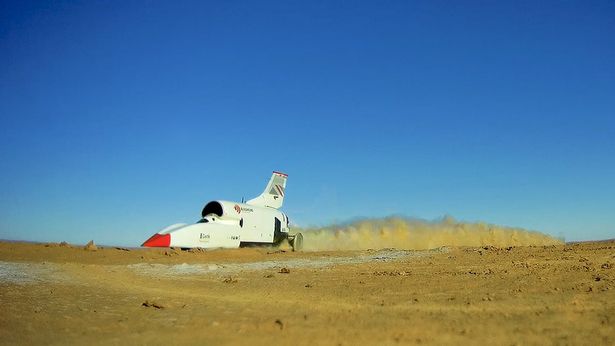 世界最快汽时速达1010千米 致车身油漆被剥落