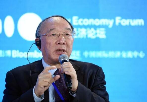 黄奇帆谈控房价：决不允许“背个银行”炒地皮