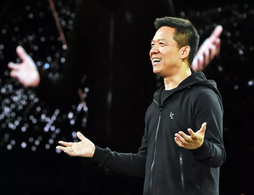 负债32亿美元 租住700平方米豪宅！贾跃亭再道歉