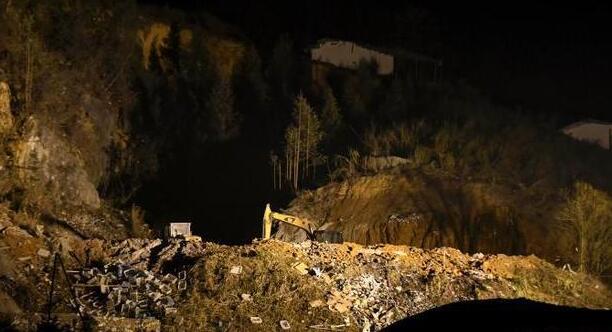 湖南浏阳一烟花厂爆炸：民房玻璃全震碎 厂房被炸平