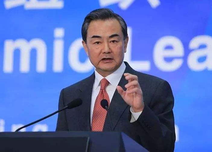 王毅晤韓總統文在寅  願加快中日韓自貿區建設
