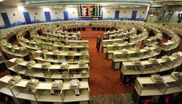 【港股】恒指微跌0.22% 李寧下跌6.3%