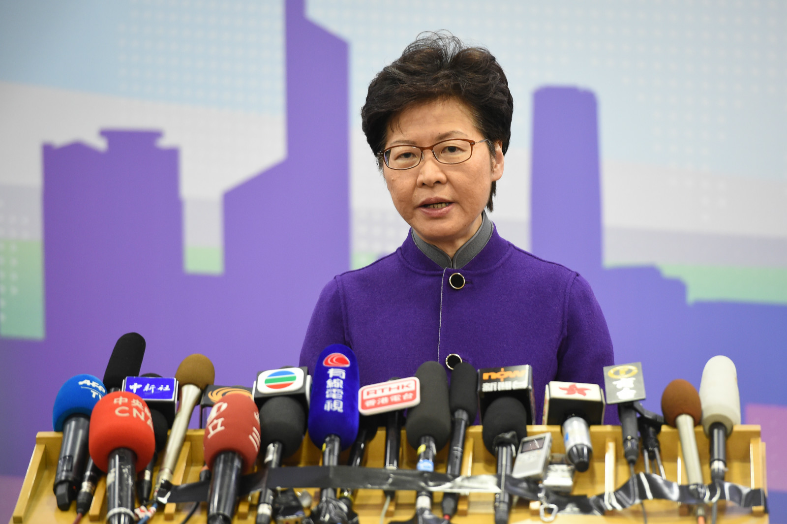 國家領導人關注深層次矛盾 林鄭：經濟重回正軌需中央支持