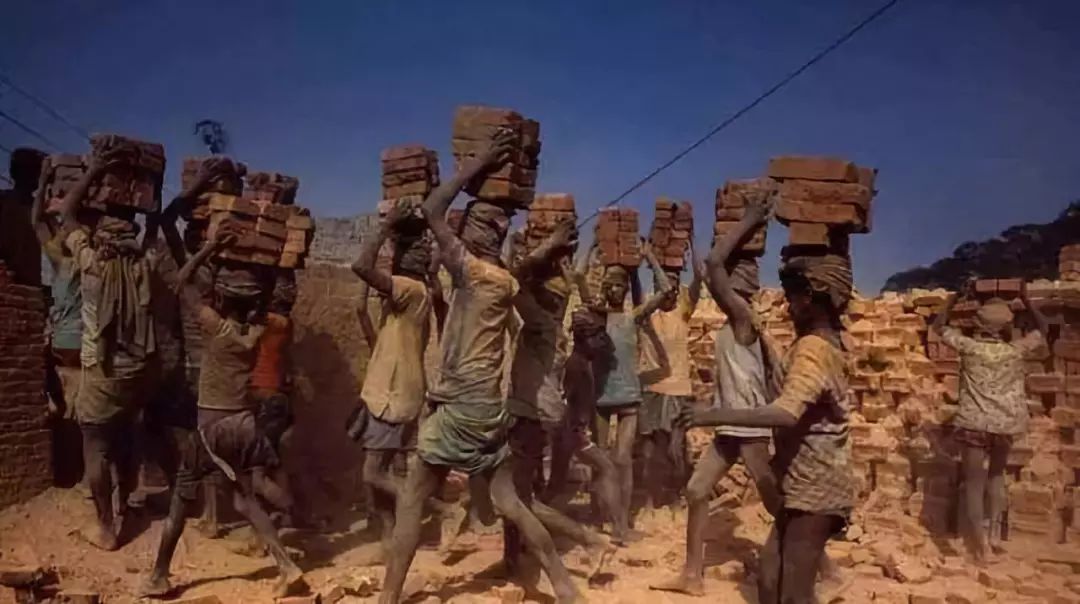 今天，世界上仍然存在着 2700 万奴隶丨单读