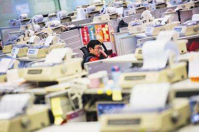 港股成交縮減 手機設備股受壓