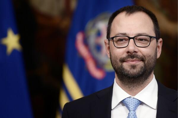 意大利工業部長：應容許華為參與5G建設