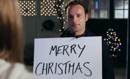 这个梦游般的平安夜，让我们唤醒彼此沉睡的爱