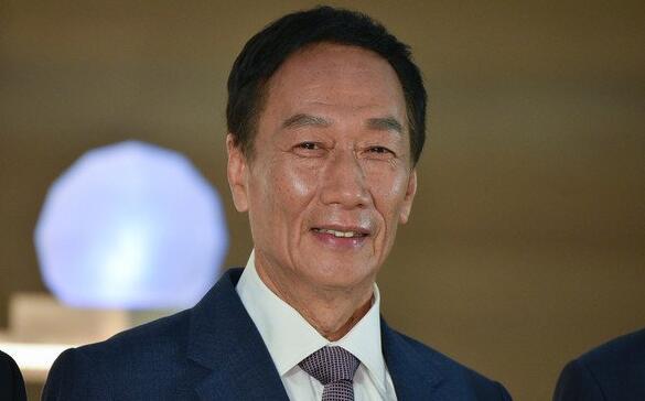 蔡英文急推“反渗透法” 郭台铭怒：带台商睡“立法院”抗议