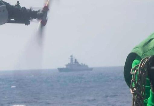 美滨海战斗舰南海航行照片出现解放军护卫舰