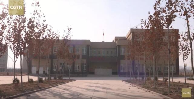 西媒眼中“阴冷监狱”新疆原教培中心到底什么样？