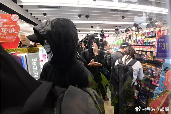 學生襲擊遊客顯教育失敗