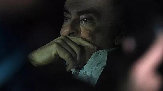 日产前CEO戈恩藏身大提琴盒潜逃，上演现实版《飓风行动》