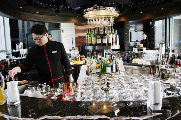 布局內地抵銷風險 餐飲股波動市下看高一線