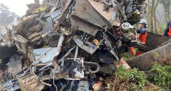 “参谋总长”罹难，台湾黑鹰直升机摔出“台军”最大秘密！