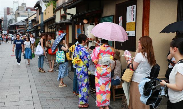 日媒：争夺中国游客 日本感到了压力