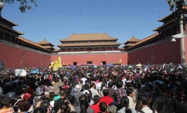 2019年中国大陆人口突破14亿