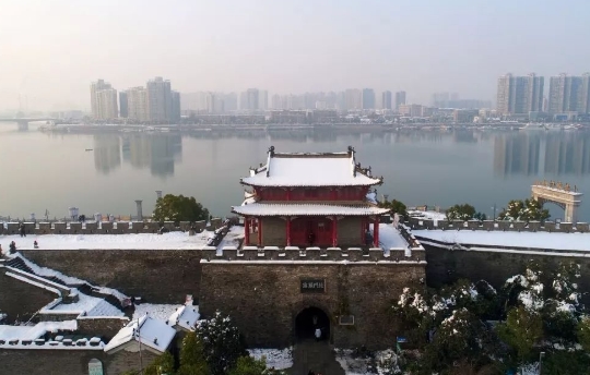 在因金庸而火的城市里 吃一碗大侠做的牛肉面！