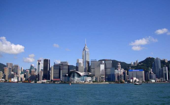 穆迪調低香港主權評級至Aa3 特区政府不认同