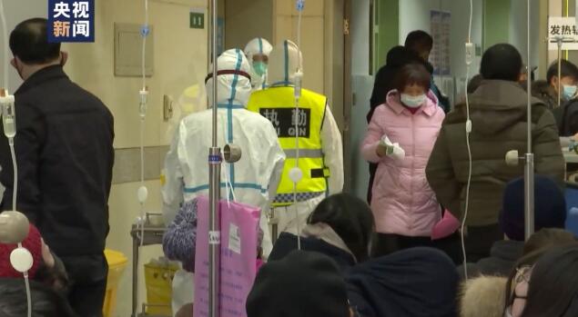 7层防护下，央视记者探访武汉肺炎隔离区、发热门诊