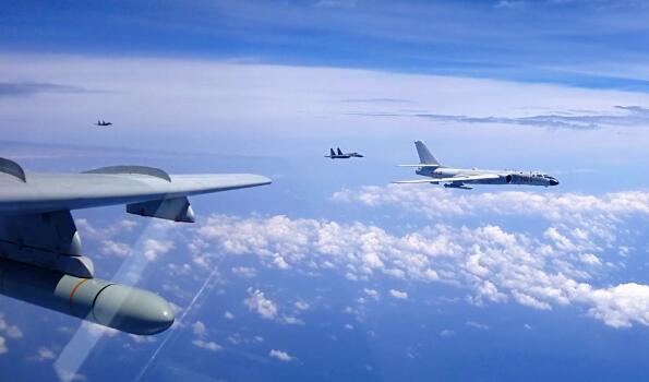 台军关注解放军战机时隔一年飞越巴士海峡