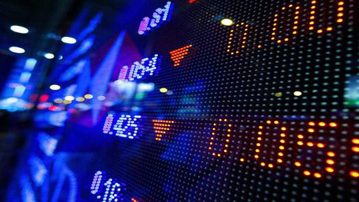 【午评】沪指大跌8.13%两市超2700股跌停