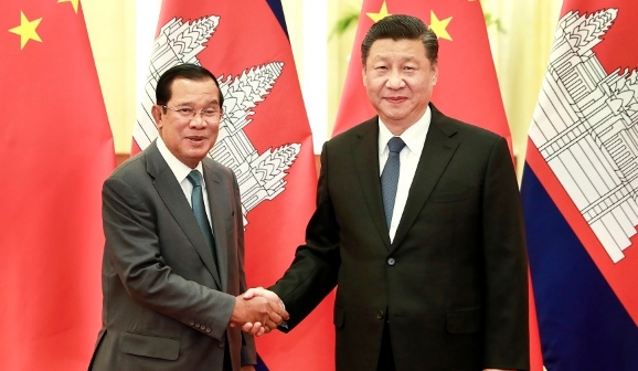 习近平会见洪森：患难见真情