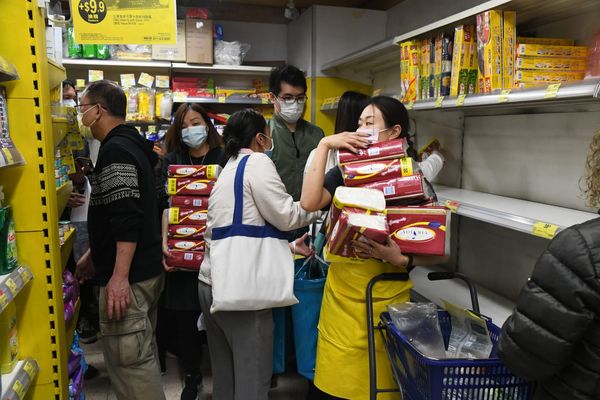 全城「盲搶紙」 維達曾飆8%創新高