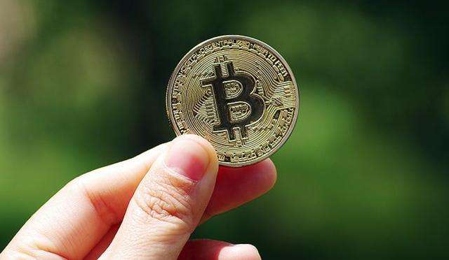 比特幣突破1萬美元 今年累升四成