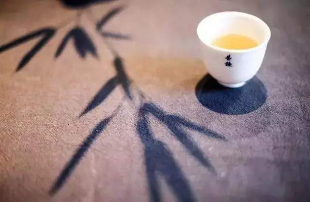 【寸暉集】 口吐飛刀