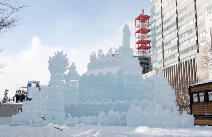 缺雪！日本札幌冰雪节遇难题 