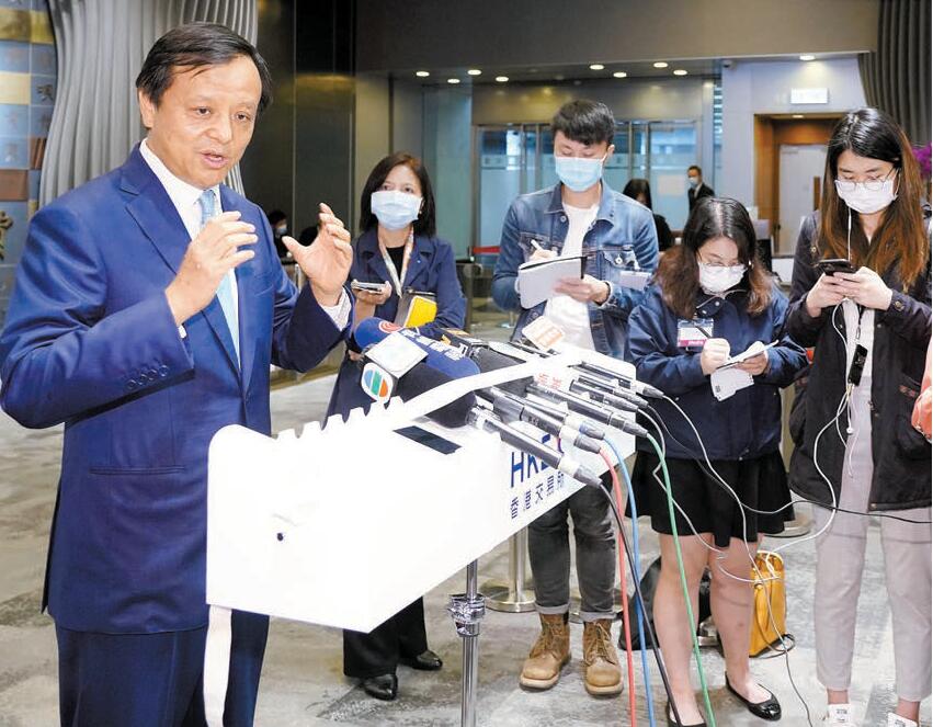 李小加稱港股交投活躍未受疫情影響 日均成交量升兩成
