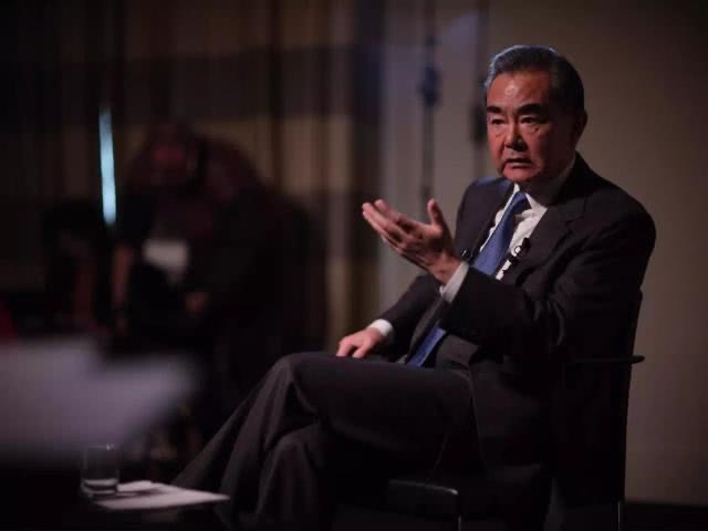 指西方干涉中国香港内部事务未有得逞 王毅：维护好香港繁荣稳定和法治符合各方利益