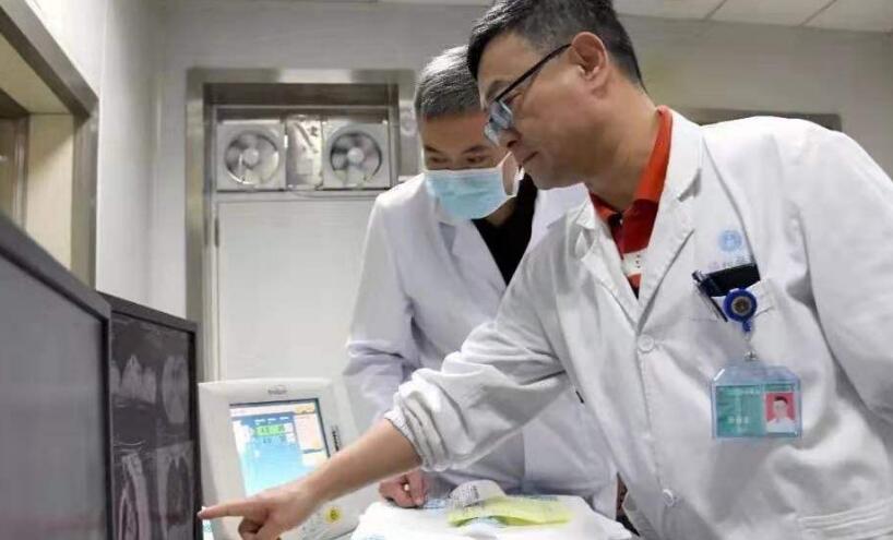 新冠肺炎的外交防與範