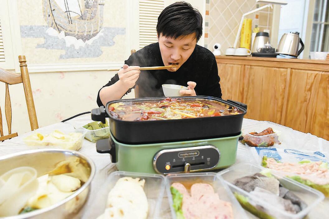 【疫情沖擊下的危與機】疫情期間網絡宅經濟升溫 共享員工無接觸服務興起