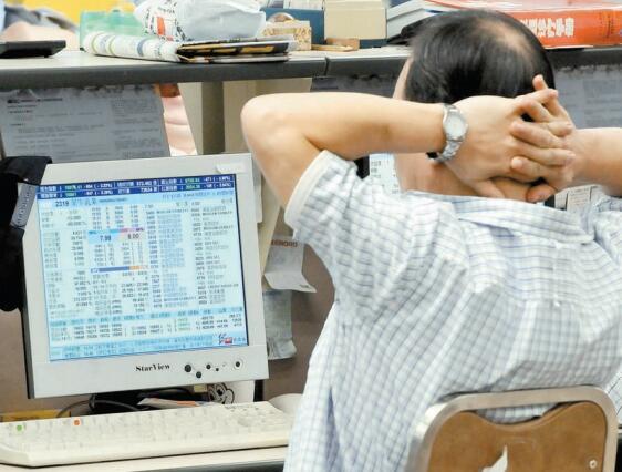 分析：疫情選情左右大市 市場憧憬美減息 港股料反彈