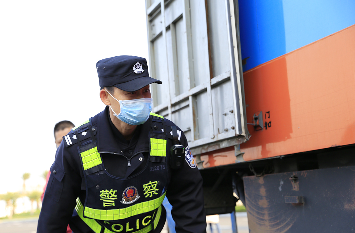 港珠澳大橋邊檢站發揮大橋樞紐作用  助力企業復工復產