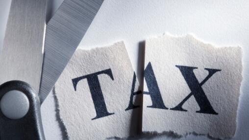 特朗普零工资税主张引发多方不满 警惕美元“死猫跳”