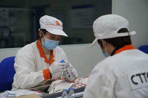 中國抗疫復工兼顧