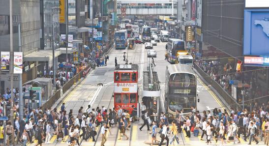 財爺派錢1萬元 點做投資？