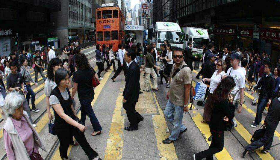 星展降港經濟預測 料上半年失業率近5%